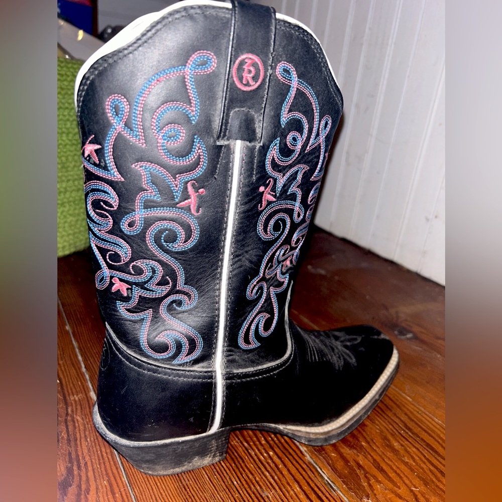 8.5 size Tony Lama square-toe boots. Worn to three rodeo type events only.